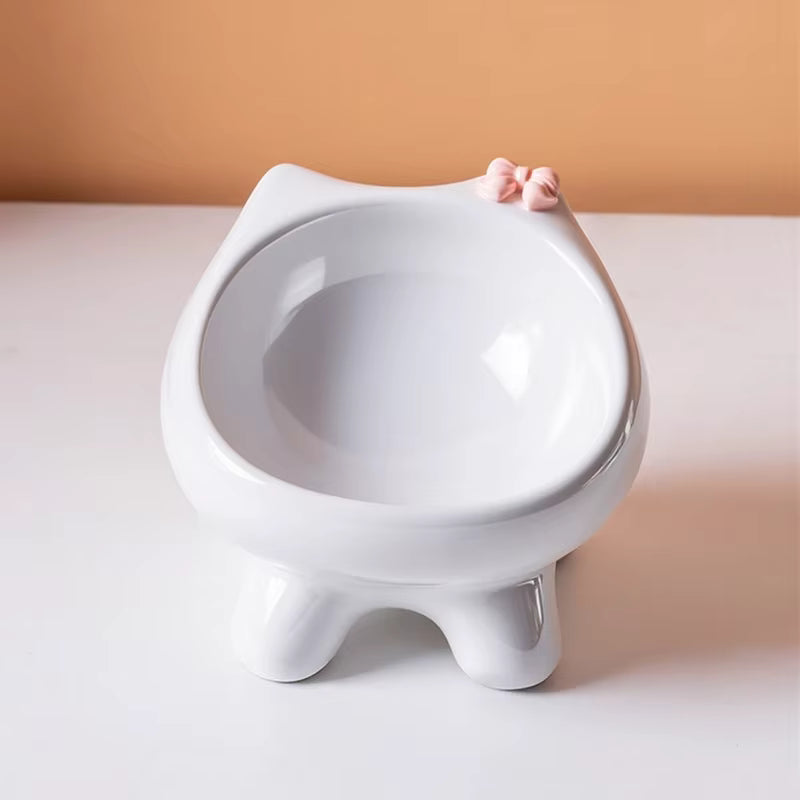 Catson Luma™ erhöhter Keramik-Futternapf in Weiss mit geneigter Schale und dekorativem Schleifen-Detail